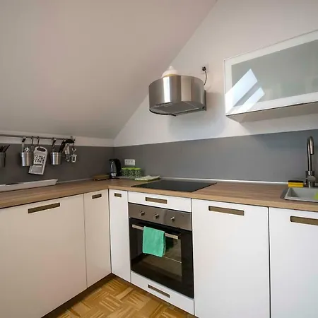 アパート Krona ボヴェツ